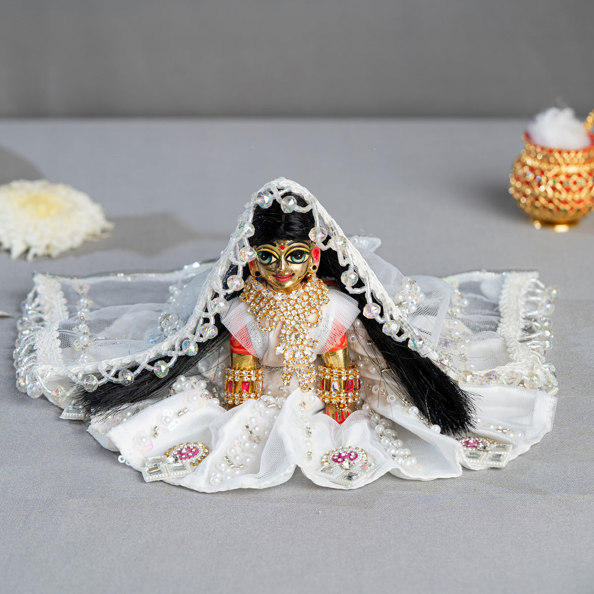 Shwet Chandrika Bal Radharani Poshak